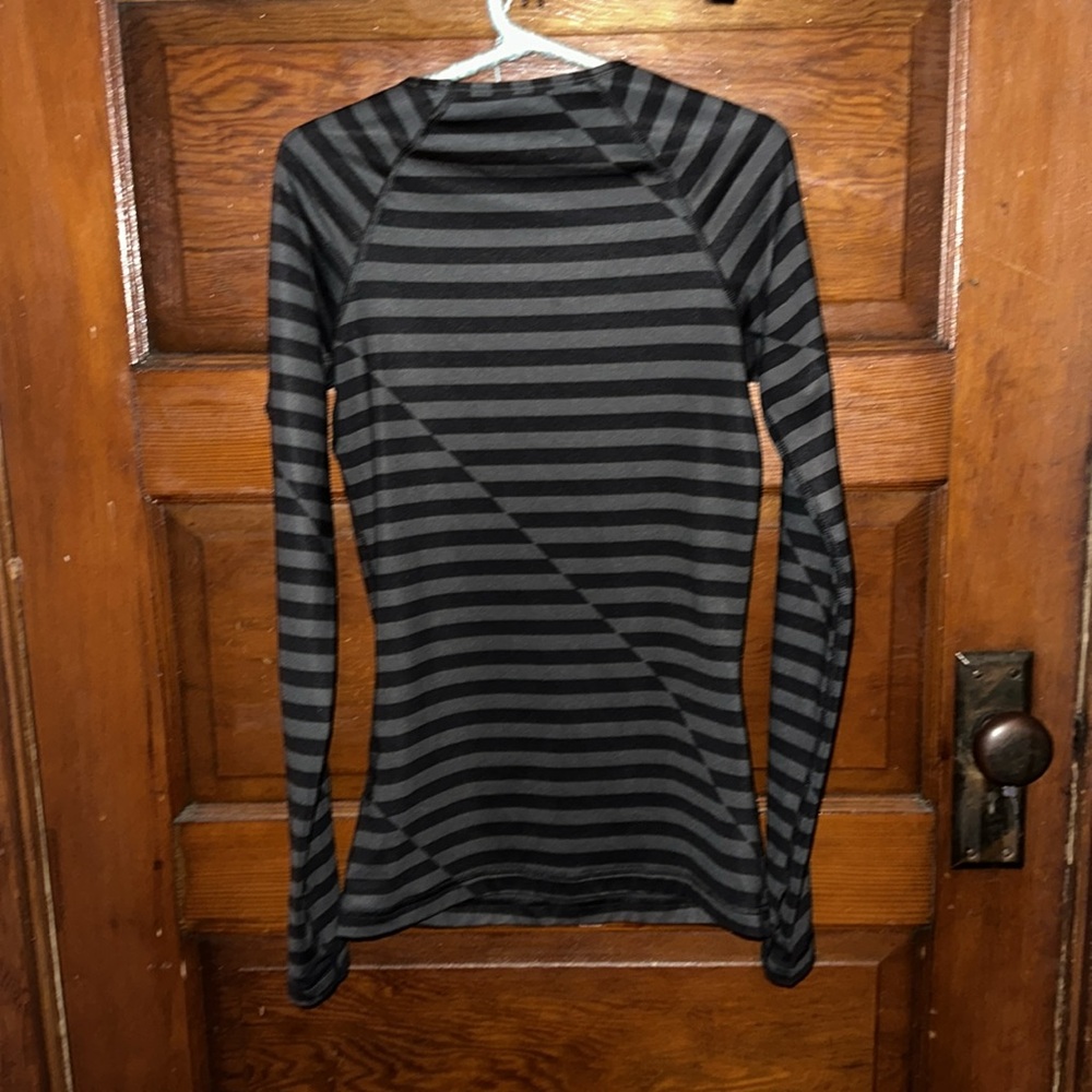 Nike pro dri fit fottted base layer top - Picture 2 of 3